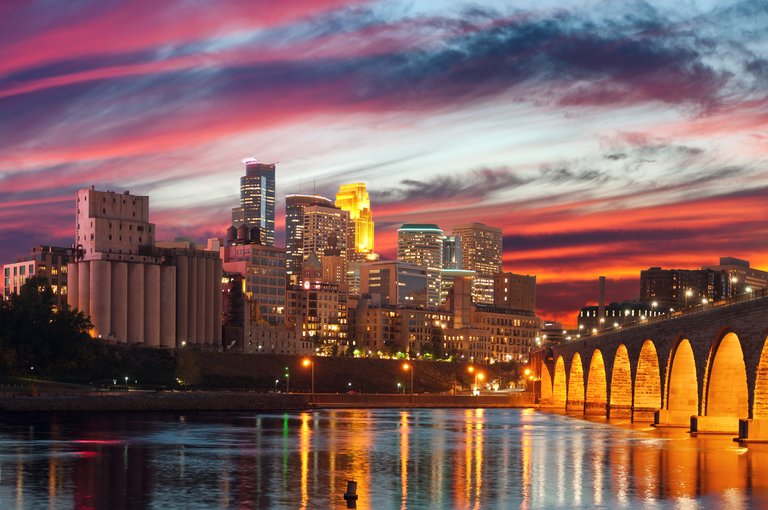 Image of Minneapolis downtown at twilight.